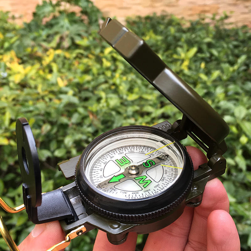 Aluminiowy, przenośny, składan – Compass Lensatic recenzja i cena